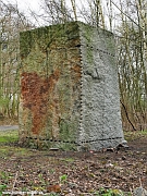 Rueckriem-1984-Granit_gespalten_geschnitten-Zollverein-gekruemmt-gp.jpg