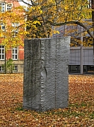Rueckriem-1987-Finnischer_Granit-69-Stuttgart-ehauff.jpg